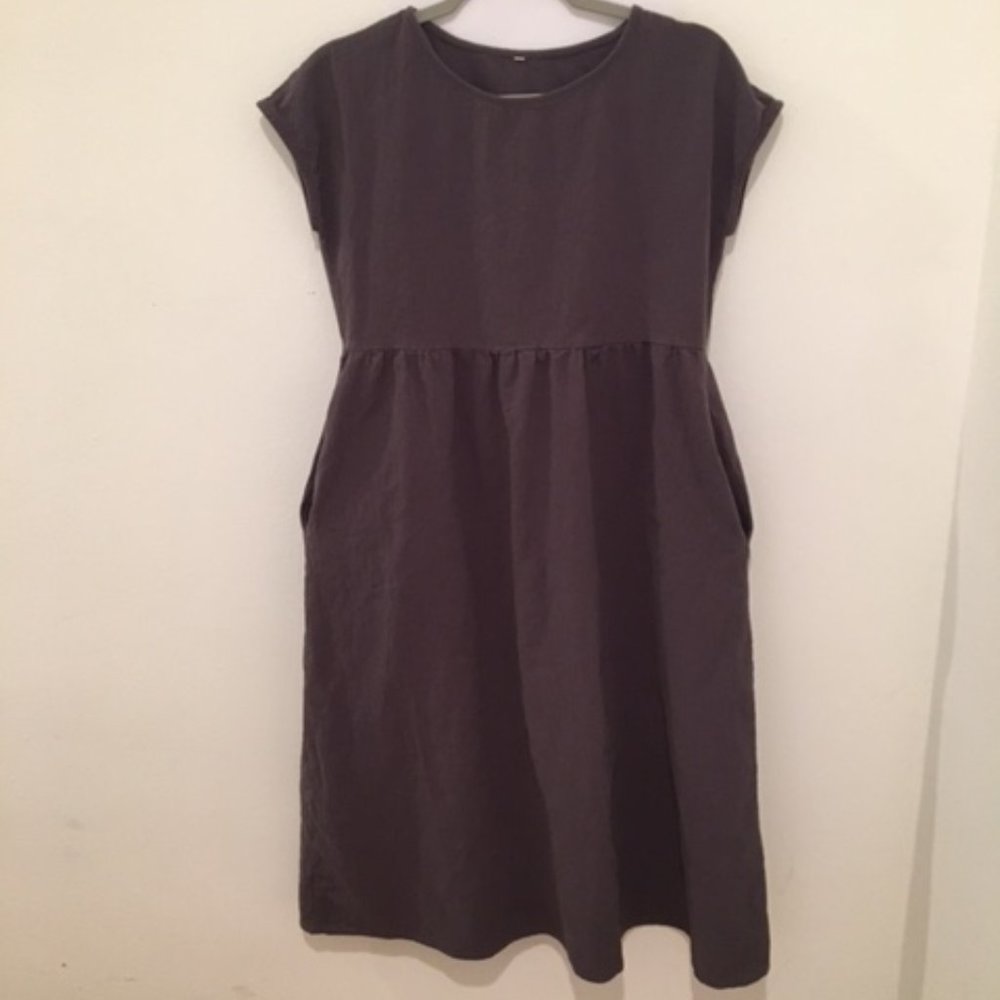 Gray high waisted dress with pockets size large